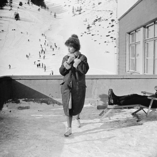 Grażyna Matuszkiewicz, żona i muza Jerzego „Dudusia” Matuszkiewicza. Zakopane, 1959. Z cyklu Jazz Camping Kalatówki